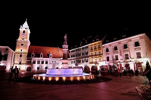 老市政厅,夜晚,布拉迪斯拉瓦,斯洛伐克,欧洲