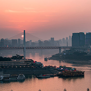 重庆千厮门大桥的落日风光