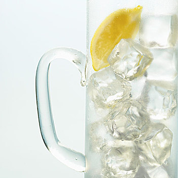 冰块,柠檬,玻璃罐