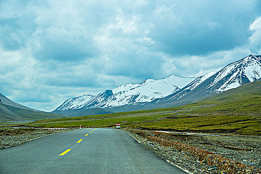 雪山草原公路