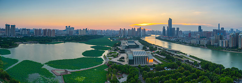 武汉,夏日,城市天际线,傍晚,日落,风光