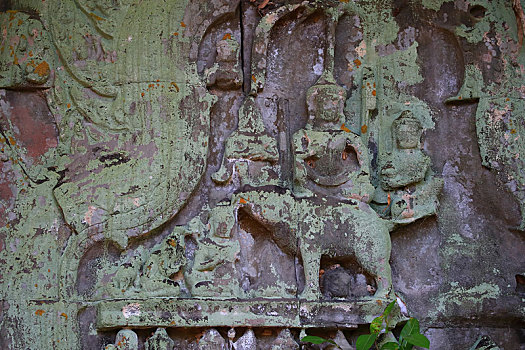 柬埔寨吴哥古城崩密列人物雕刻