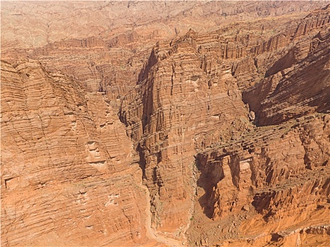 航拍新疆天山神秘大峡谷