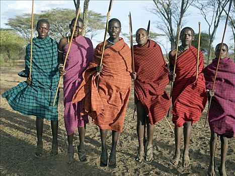 年轻,男人,跳跃,高,空中,跳舞,马萨伊人,邻居,生活方式,坦桑尼亚北部