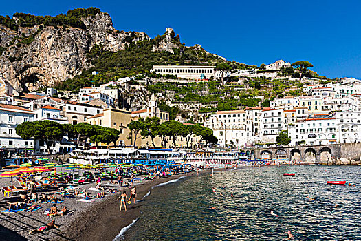 旅游,晒黑,休闲椅,彩色,阳伞,海滩,正面,阿马尔菲,阿马尔菲海岸,意大利