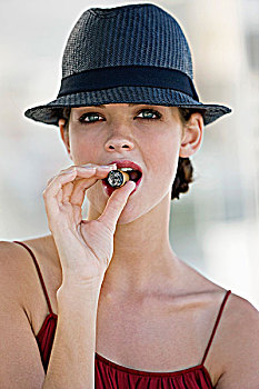 时装模特,吸烟,雪茄