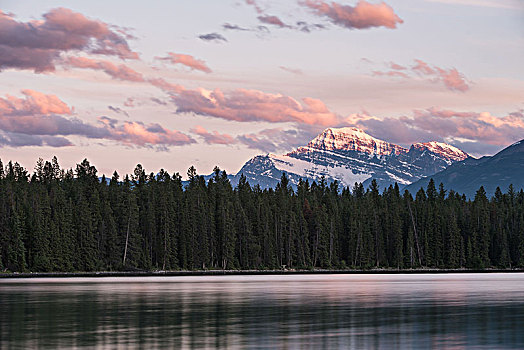 日落,湖,伊迪斯卡维尔山,碧玉国家公园,加拿大