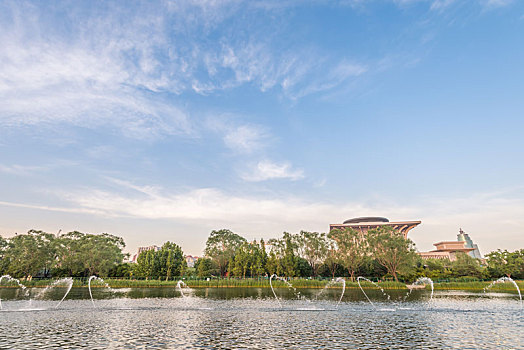 夕阳下的北京奥林匹克公园湖泊建筑