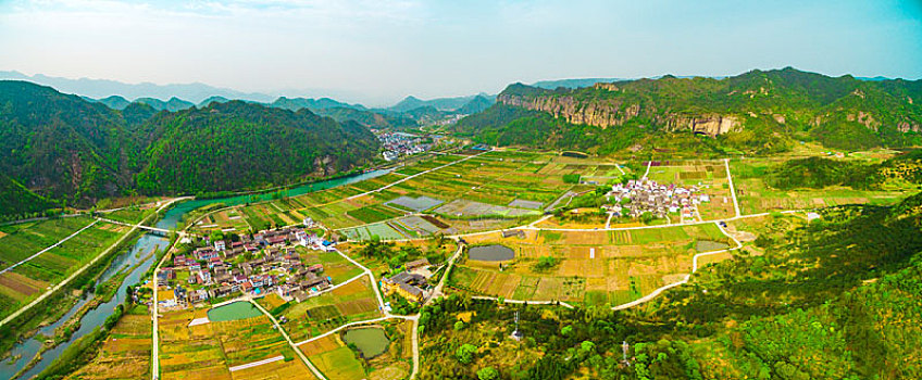 浙江,台州,天台县,龙溪乡,乡村,航拍,俯瞰,田园,春色,小溪,绿色,山村,大地,全景,清明