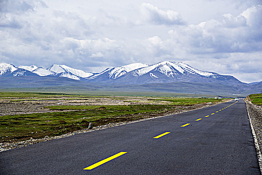 雪山草原公路