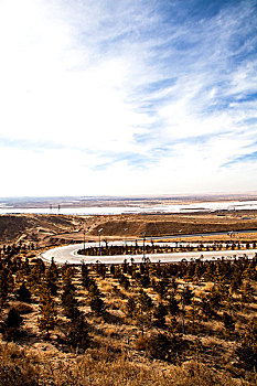 内蒙古甘德尔山的盘山公路