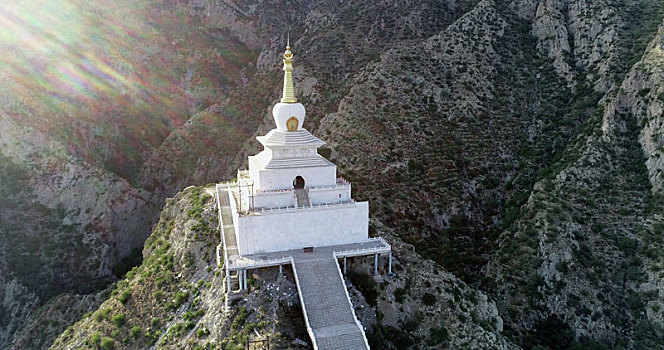 内蒙古土默特右旗,美岱召山上宝丰塔