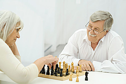 老年,夫妻,玩,下棋,一起