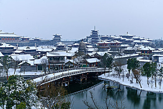 湖北襄阳影视城雪景