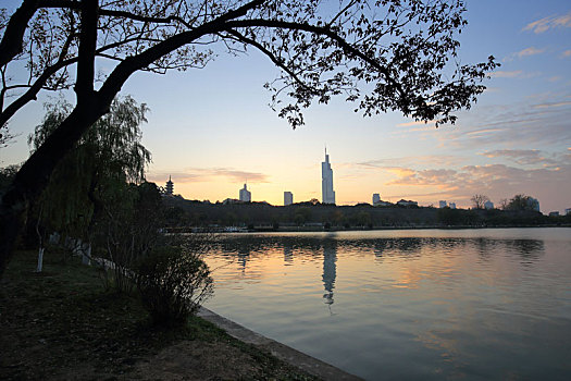 南京玄武湖傍晚风景