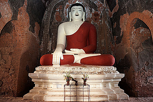 坐佛,红色,长袍,石像,阿南达寺,蒲甘,曼德勒省,缅甸,亚洲