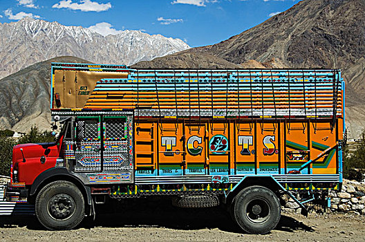 卡车,山,背景,山谷,查谟-克什米尔邦,印度