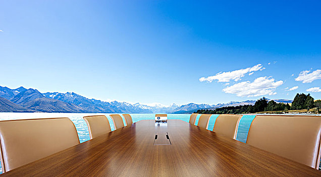 会议桌,蓝湖,蓝天