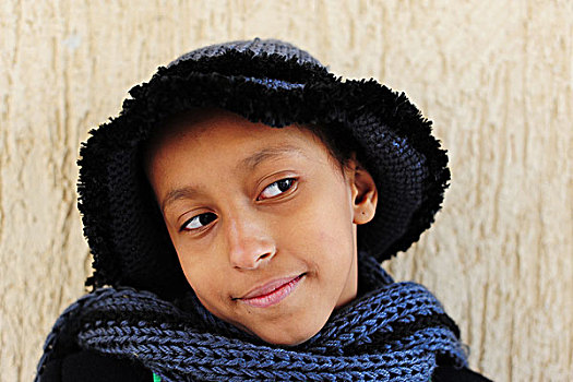 kuwait,city,portrait,of,schoolgirl,with,hat