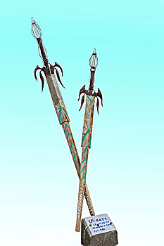 云南大理天龙八部城里的武器----鹤魂双剑