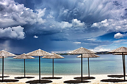 伞,沙滩,阴天