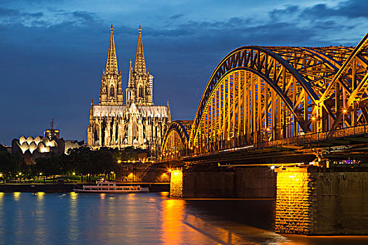 科隆大教堂,霍恩佐伦大桥,科隆,交响乐团,黄昏,莱茵河,正面,北莱茵威斯特伐利亚,德国,欧洲