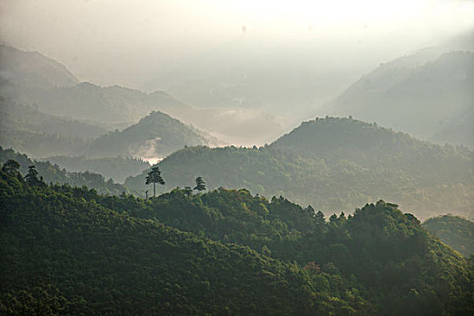 江西婺源石城的群山