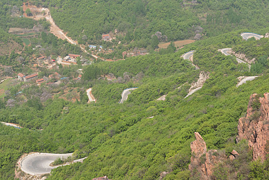 蜿蜒,盘山公路