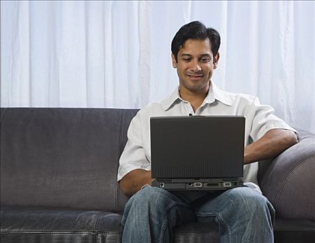 男人,沙发,笔记本电脑,微笑