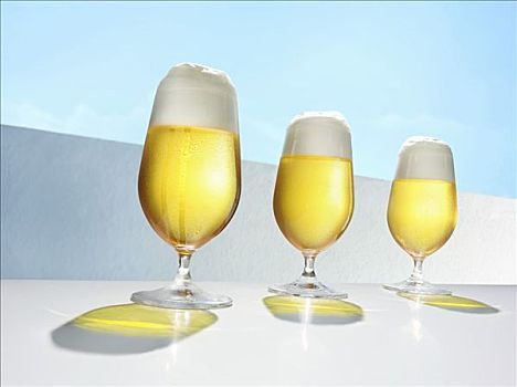 三个,玻璃杯,啤酒,排列