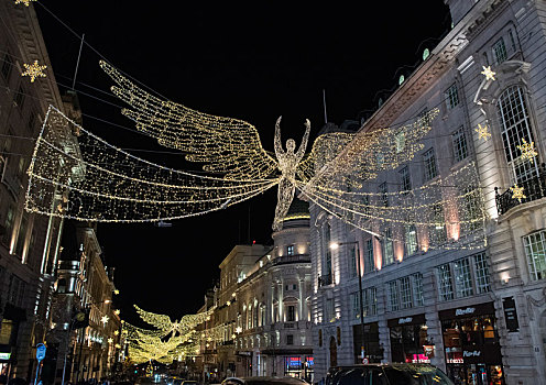 伦敦圣诞节的天使灯