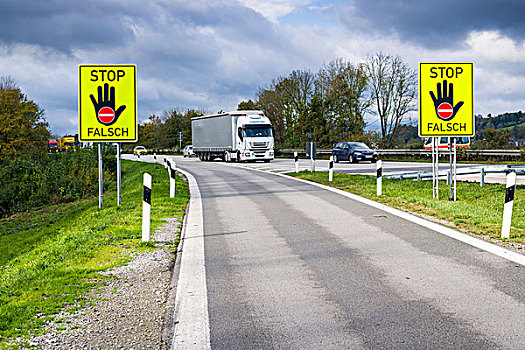 两个,德国,标志物,指示,进入,公路,错误,方向,帕绍,巴伐利亚,欧洲