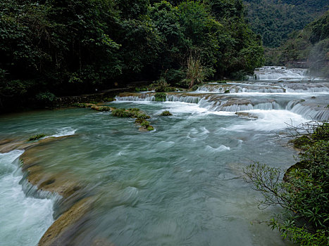 贵州小七孔溪流