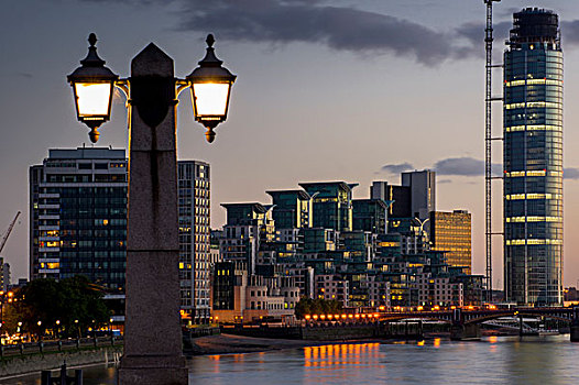 现代建筑,泰晤士河,码头,伦敦,英格兰,英国