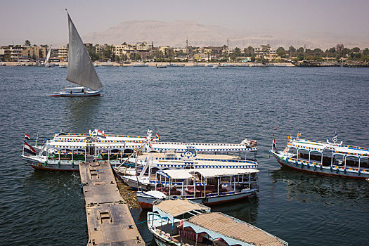 木质,船,乘客,停靠,尼罗河,河,阿斯旺,埃及,北非