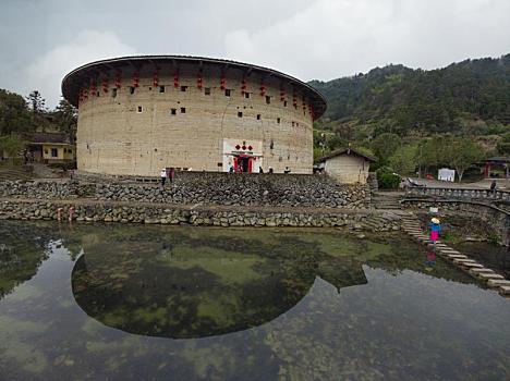 塔下村土楼风光