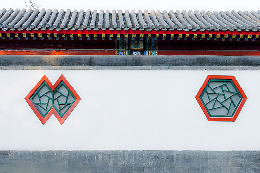 中国北京大观园里的中式古建筑墙壁