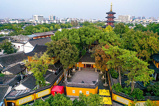 航拍江苏苏州寒山寺寺院建筑群