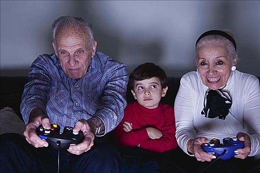 老年,夫妻,玩,电子游戏,孙子
