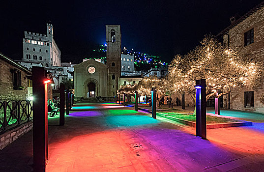 广场,灯光,彩色,圣诞树,夜晚,宫殿,教堂,翁布里亚,意大利