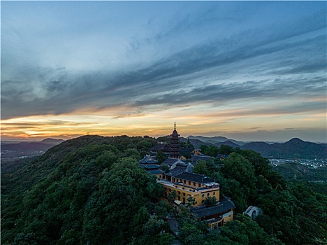 灵岩山寺