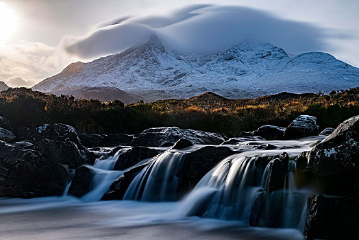 瀑布,积雪,顶峰,岛,天空,苏格兰,英国,欧洲