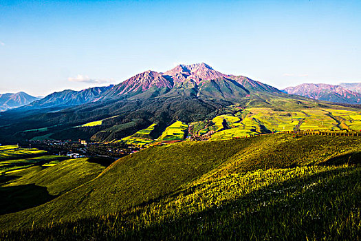 青海卓尔山