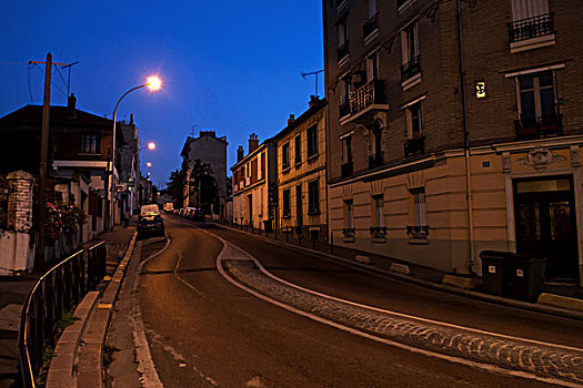 夜晚的城市街道