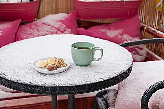 饼干,茶杯,桌上,露台,冬天