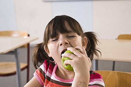 女孩,班级,吃饭,苹果