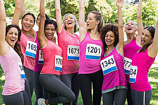 女性,乳腺癌,马拉松,跑步,欢呼