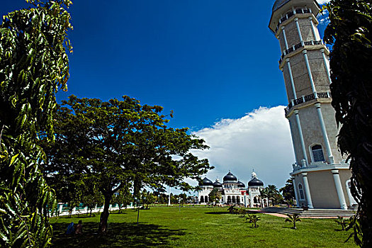 indonesia,sumatra,banda,aceh,minaret,of,baiturrahman,grand,mosque,mesjid,raya