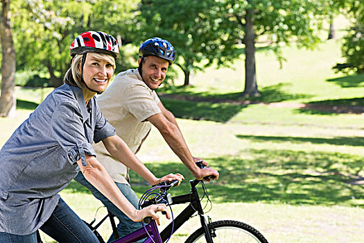 微笑,情侣,骑,自行车,公园