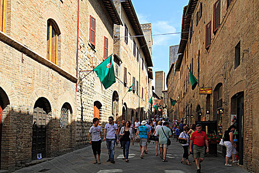 游客,漫步,中世纪,城镇,圣吉米尼亚诺,锡耶纳省,托斯卡纳,意大利,欧洲